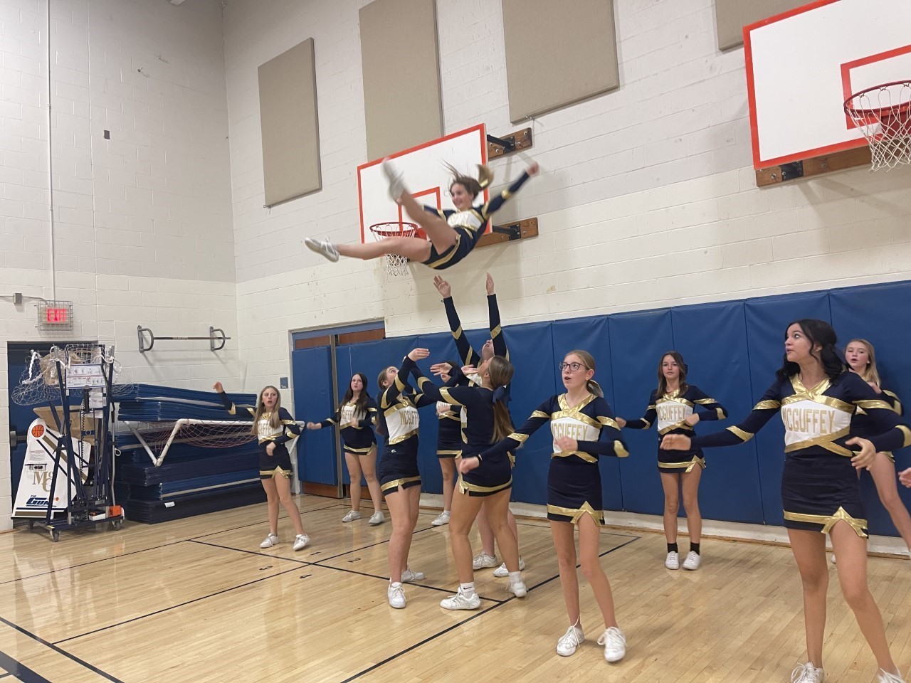 Cheerleaders 